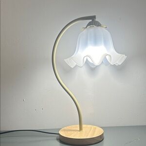 LED Modern White Floral Table Lamp with Wood Base